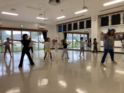 【夏休みキッズダンススクール　参加者募集のお知らせ】